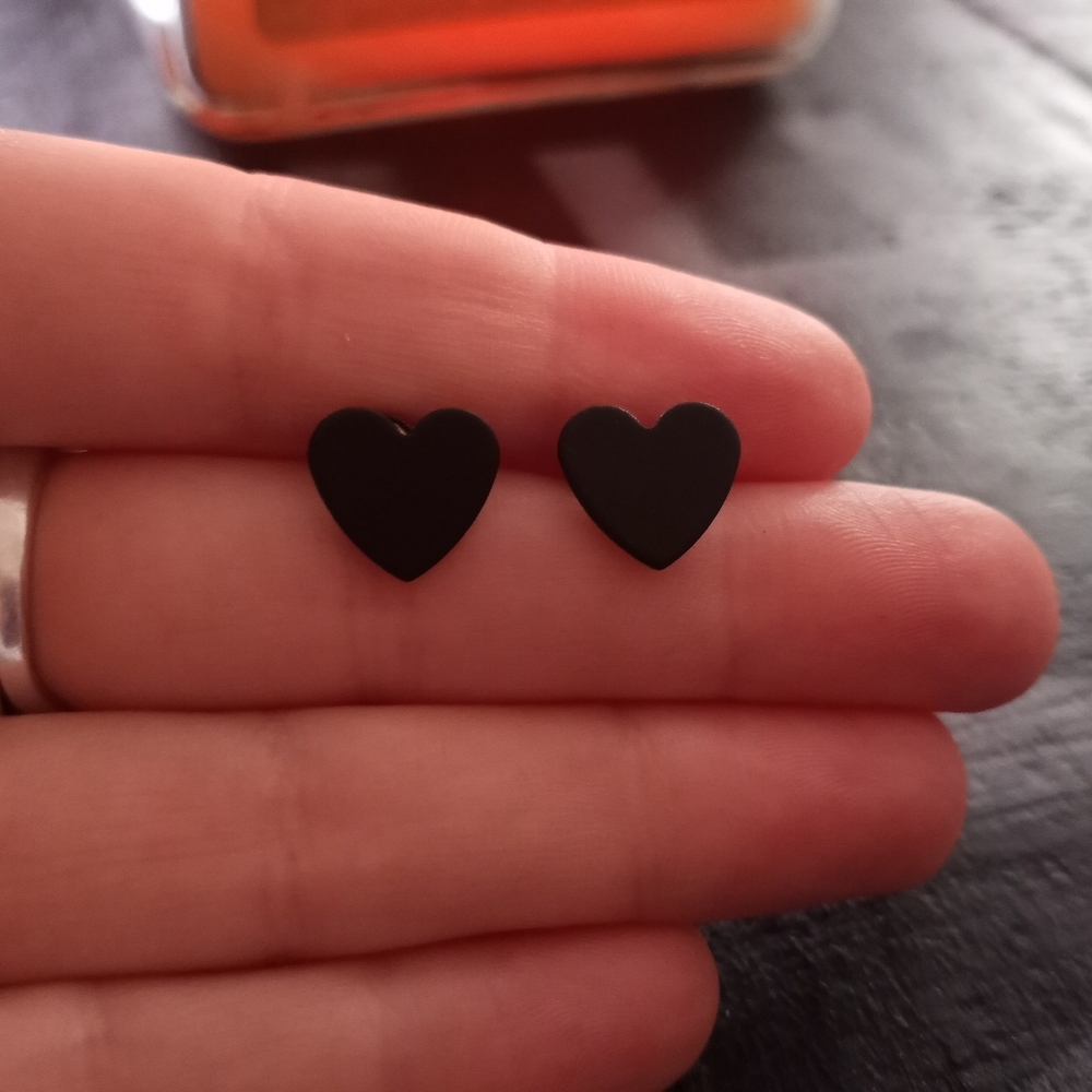 Black Heart Stud Earrings